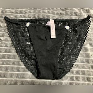 NWT Victoria’s Secret Small Black Lace Daisy Polkadot String Bikini